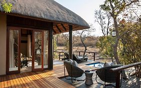 Ndlovu Safari Lodge